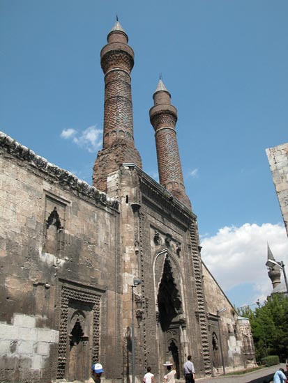 DSCN1882 - Sivas - çifte Minare Medresesi