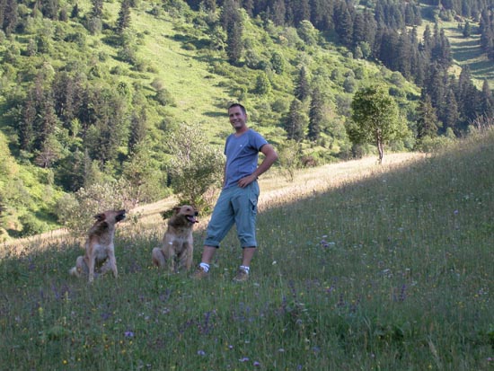 DSCN1960 - Entre Artvin et Ardahan avec Iki et Fanta